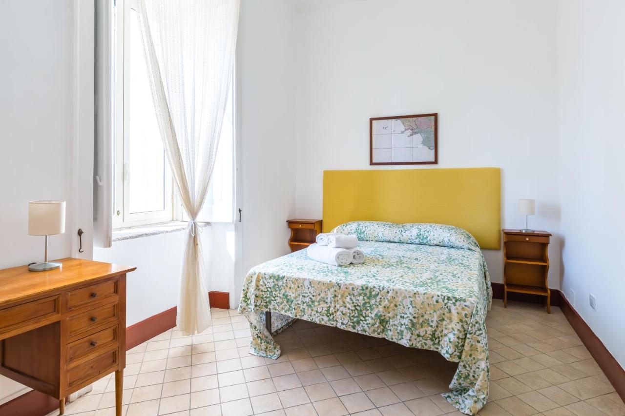 Lopez 20 A Big Family Apartment By Napoliapartments Kültér fotó