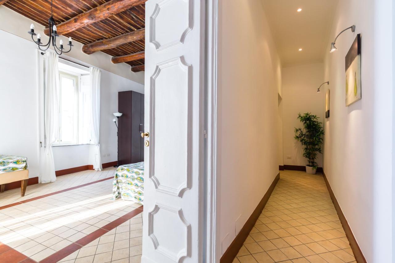 Lopez 20 A Big Family Apartment By Napoliapartments Kültér fotó