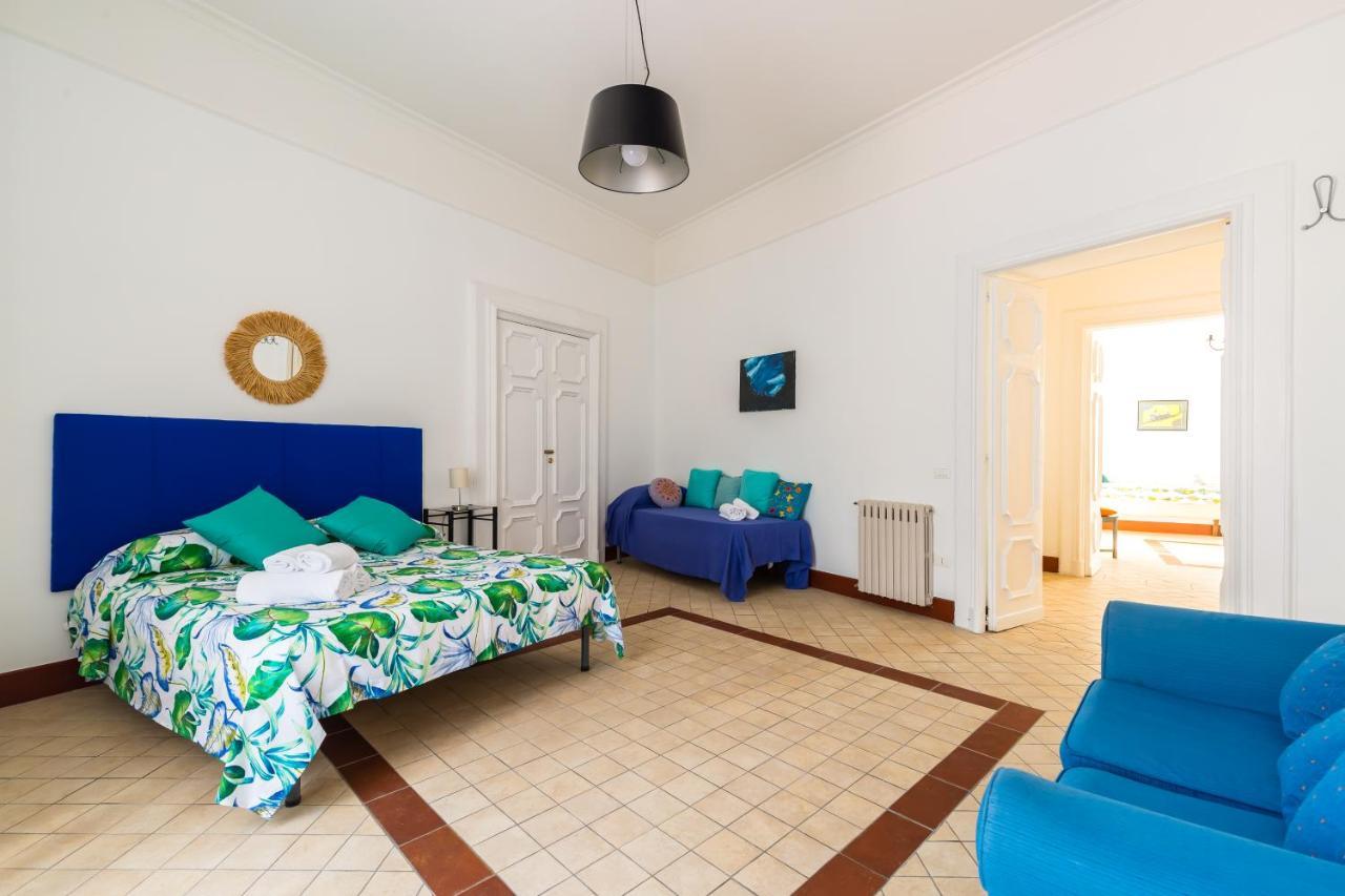 Lopez 20 A Big Family Apartment By Napoliapartments Kültér fotó